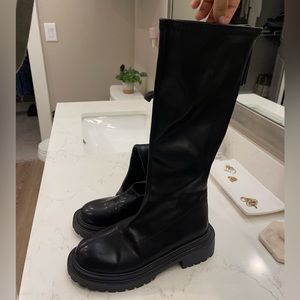 knee high black boots